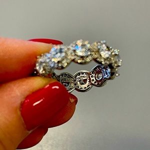 Silver eternity ring. Size 7.